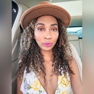 Meet your Posher, Teasha